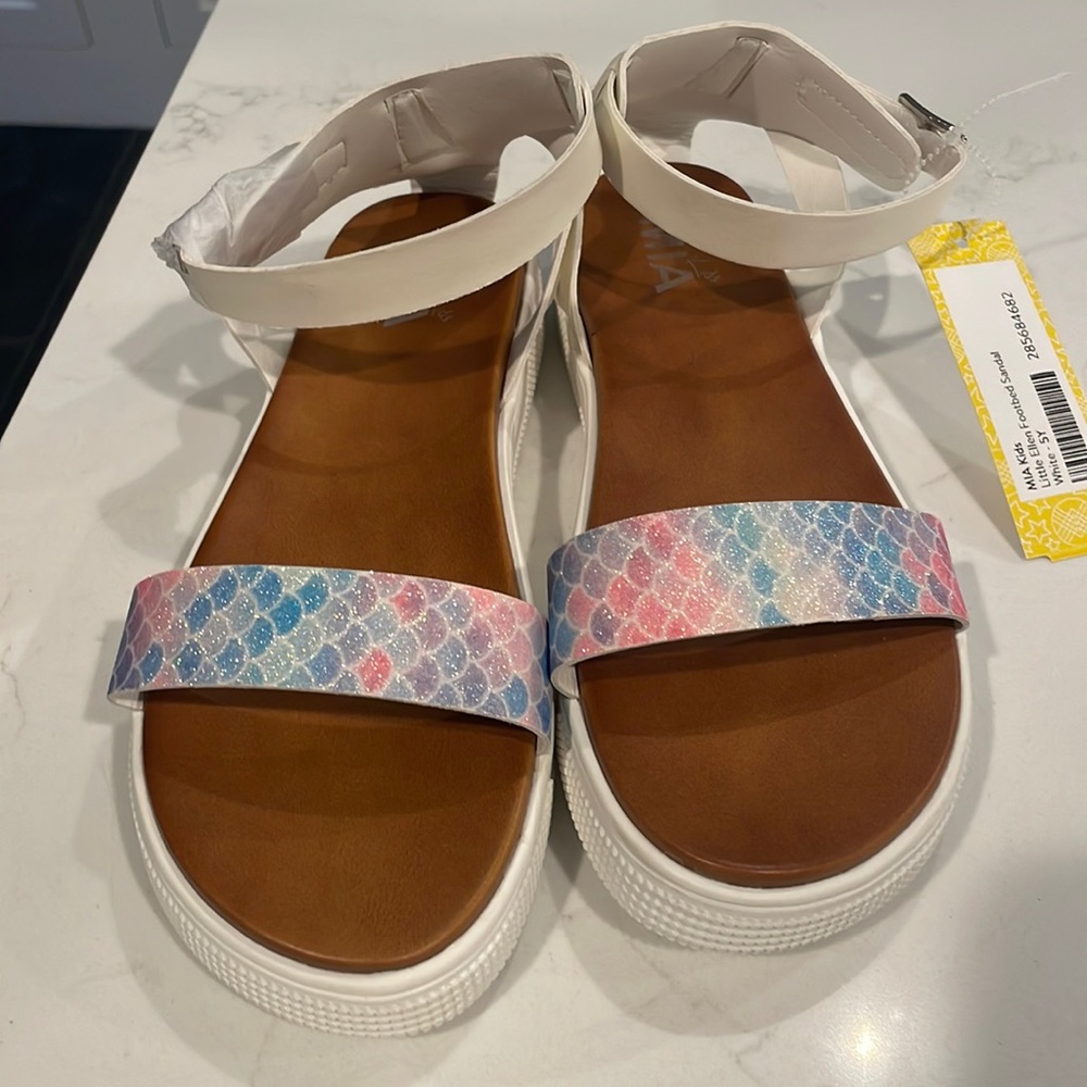 NWT MIA Size 5 Girls Sandals